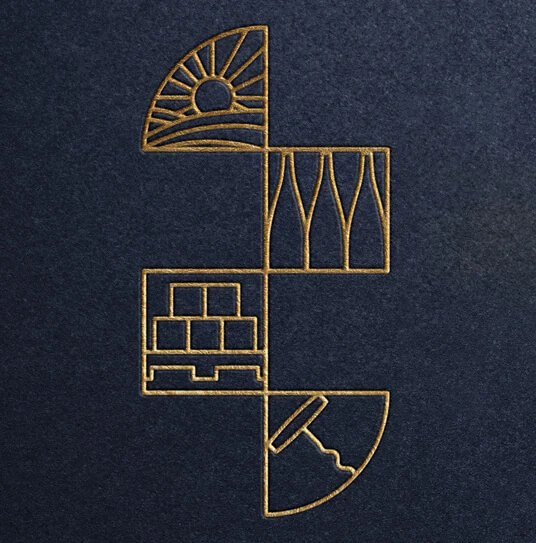 Wijnen de Pallet beeldmerk — zon, flessen, pallet en wapenschild